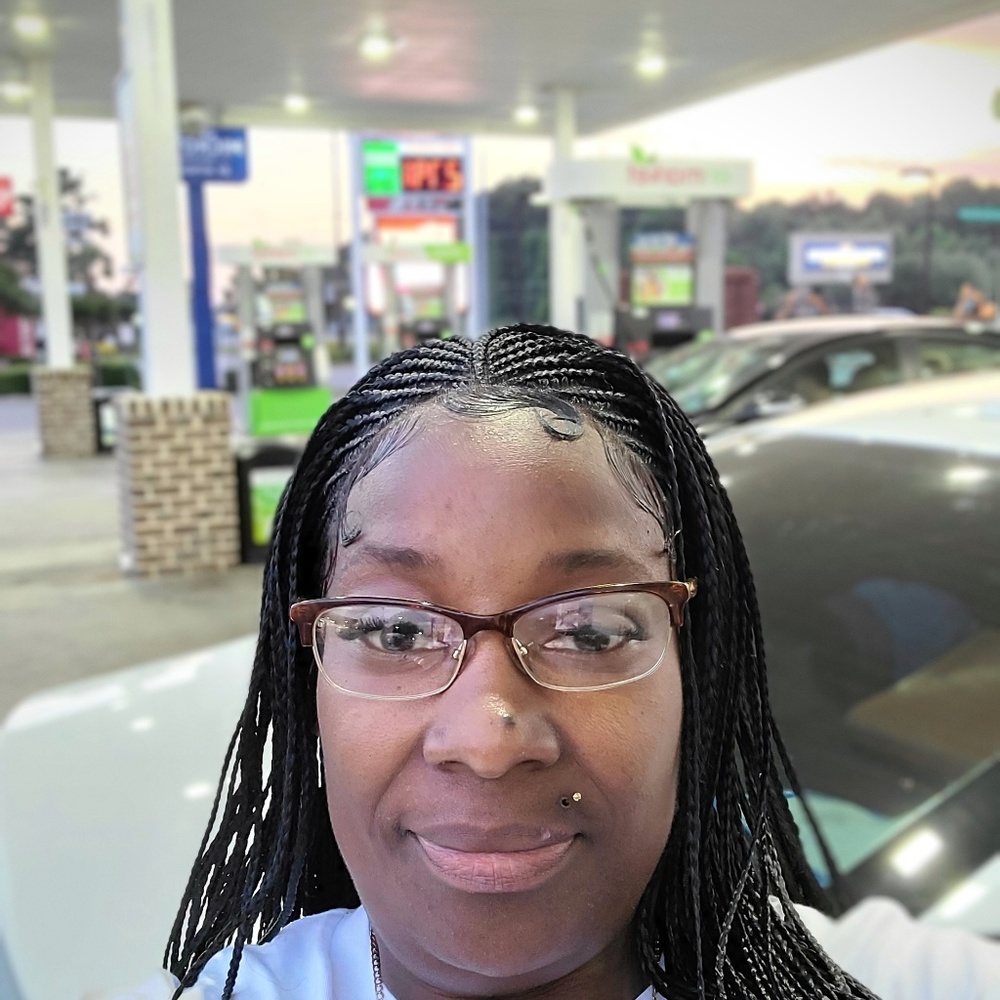 Meet your Posher, Tiffany
